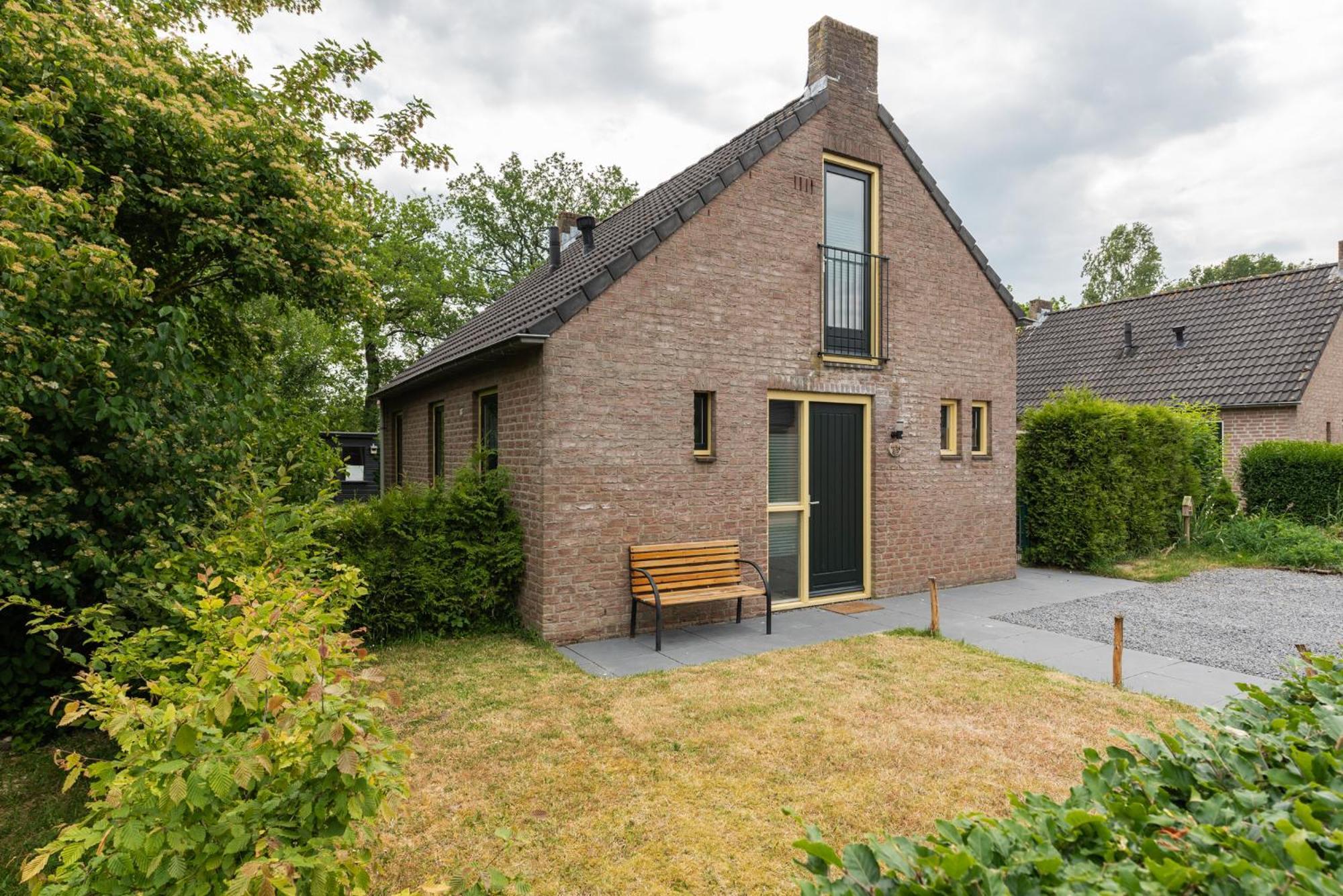 Het Huys Ewijk Mooi Luxe En Een Laadpaal Exterior photo